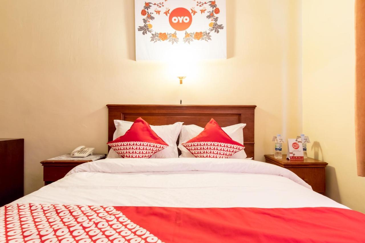 Oyo 1030 Hotel Bumi Asih Medan Exteriör bild