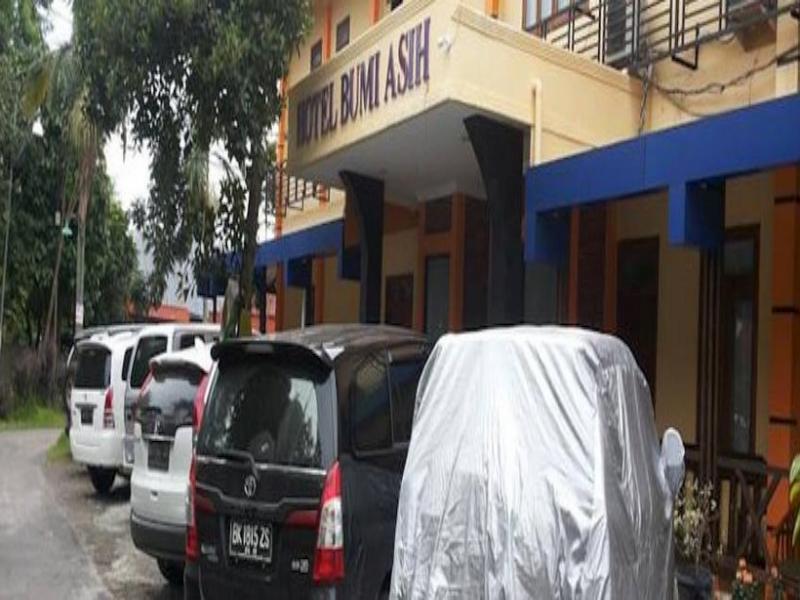 Oyo 1030 Hotel Bumi Asih Medan Exteriör bild