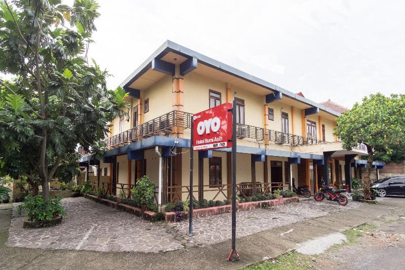 Oyo 1030 Hotel Bumi Asih Medan Exteriör bild